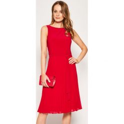 Sukienka koktajlowa Lauren Ralph Lauren Combo 250786095. Czerwone sukienki damskie Lauren Ralph Lauren, bez wzorów, z elastanu, wizytowe, bez kołnierzyka, bez rękawów. Za 769,00 zł.