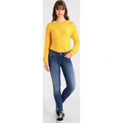 Swetry klasyczne damskie: Bik Bok APPLE Sweter yellow