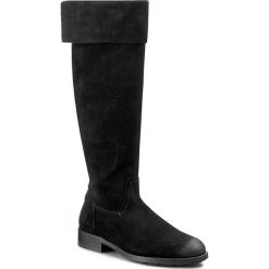 Kozaki MARC O'POLO - 608 12968002 300 Black 990. Czarne kozaki damskie Marc O'Polo, ze skóry, przed kolano, na wysokim obcasie, na obcasie, bez zapięcia. W wyprzedaży za 629,00 zł.