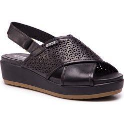 Sandały PIKOLINOS - W1G-1734 Black. Czarne klapki damskie Pikolinos, bez wzorów, ze skóry, bez obcasa. W wyprzedaży za 299,00 zł.