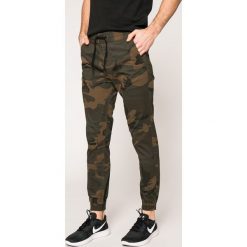 Jack & Jones - Spodnie Vega. Szare joggery męskie marki Jack & Jones, z bawełny. W wyprzedaży za 119,90 zł.