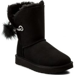 Buty UGG - W Irina 1017502 W/Blk. Czarne kozaki damskie Ugg, na zimę, z wełny, bez obcasa, bez zapięcia. Za 1159,00 zł.