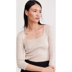 Sweter z kwadratowym dekoltem - Beżowy. Brązowe swetry damskie Reserved, s, bez wzorów, bez rękawów, bez kaptura. Za 59,99 zł.