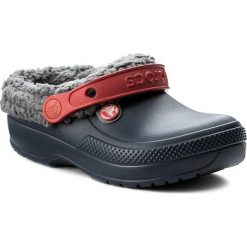 Kapcie CROCS - Classic Blitzen III Clog K 204655 Navy/Slate Grey. Niebieskie sandały chłopięce Crocs, z tworzywa sztucznego, bez zapięcia. W wyprzedaży za 159,00 zł.