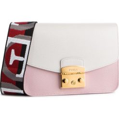 Torebka FURLA - Metropolis Brava 1014079 B BVT2 O02 Camelia e/Gesso. Różowe listonoszki damskie Furla, z aplikacjami, ze skóry, zdobione, bez dodatków. W wyprzedaży za 799,00 zł.
