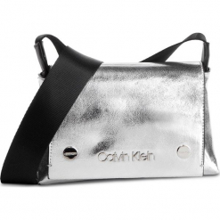 Torebka CALVIN KLEIN - Snap Sml Flap Crossbody Met K60K604928 067. Szare listonoszki damskie Calvin Klein, ze skóry ekologicznej. Za 399,00 zł.