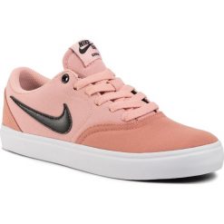 Buty NIKE - Sb Check Solar Cnvs 921463 202 Terra Blush/Black. Różowe buty sportowe damskie Nike, bez wzorów, z gumy, sportowe. W wyprzedaży za 189,00 zł.