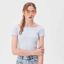 T-shirt off shoulder - Niebieski. Niebieskie t-shirty damskie Sinsay, s, bez wzorów, bez kołnierzyka. Za 14,99 zł.