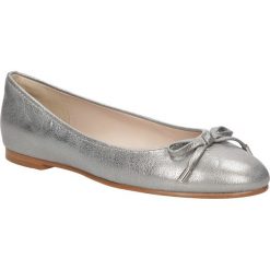 Baleriny z kokardą CLarks Grace Lili 261230. Szare baleriny damskie Clarks, bez wzorów, bez obcasa. Za 229,99 zł.