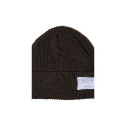 PATCH BEANIE IN OLIVE. Zielone czapki męskie marki The Hive, z aplikacjami, z żakardem. Za 60,00 zł.