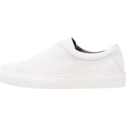Półbuty damskie: Royal RepubliQ ELPIQUE FRACTAL DERBY ELASTIC Półbuty wsuwane white