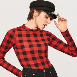Koszulka ze stójką - Czerwony. Czerwone t-shirty damskie Reserved, l, ze stójką. Za 39,99 zł.