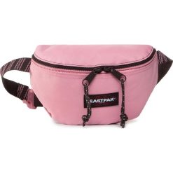 Saszetka nerka EASTPAK - Springer EK074 Blak Out Strip Ear C92. Różowe nerki damskie Eastpak, bez wzorów, z materiału, młodzieżowe, bez dodatków. Za 99,00 zł.