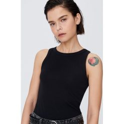Top z dekoltem halter - Czarny. Czarne topy damskie Sinsay, s, bez wzorów, bez kołnierzyka. Za 14,99 zł.