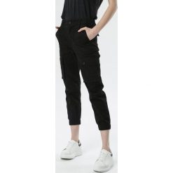 Czarne Spodnie Joggery Physadeia. Czarne spodnie damskie Born2be, s. Za 109,99 zł.