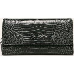 Guess Jeans - Portfel. Szare portfele damskie Guess Jeans, z aplikacjami, z poliesteru. Za 279,90 zł.