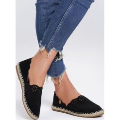 Czarne Espadryle Mooch. Czarne espadryle damskie Renee, z aplikacjami, bez obcasa, na płaskiej podeszwie. Za 89,99 zł.