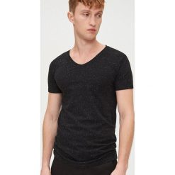 Koszulka basic gładka - Czarny. Czarne koszulki męskie Cropp, s, bez wzorów, bez kołnierzyka, bez rękawów. Za 29,99 zł.