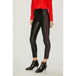 Pinko - Spodnie. Czarne spodnie damskie Pinko, bez wzorów, ze skóry, casualowe. W wyprzedaży za 499,90 zł.