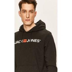 Jack & Jones - Bluza. Niebieskie bluzy męskie Jack & Jones, xl, z nadrukiem, z bawełny, z kapturem, bez rękawów, z kapturem. W wyprzedaży za 89,90 zł.