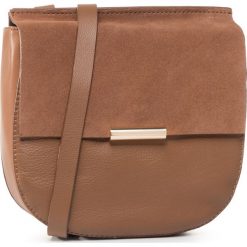Torebka CLARKS - Maple Ella 261481420 Tan. Pomarańczowe listonoszki damskie Clarks, bez wzorów, ze skóry, bez dodatków. Za 299,00 zł.