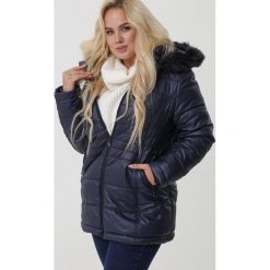 Granatowa Kurtka Kilsyth. Niebieskie kurtki damskie Born2be, na zimę, xl, bez wzorów, wizytowe, długie, bez kaptura. Za 199,99 zł.