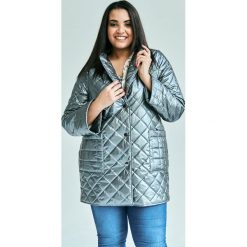 Szary metalizowany płaszcz - kurtka OVERSIZE PLUS SIZE JESIEŃ. Szare kurtki damskie na jesień, z tkaniny, biznesowe. Za 229,00 zł.