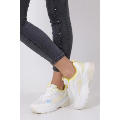 Białe buty sportowe sneakersy sznurowane casu 7-k662d. Białe buty dziewczęce sportowe Casu, na wiosnę, bez wzorów, ze skóry ekologicznej, na sznurówki. Za 119,99 zł.