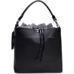 L'Atelier du Sac torebka Yvette 9072 czarna z pashmina. Czarne torebki klasyczne damskie L'Atelier du Sac, bez wzorów, przez ramię, bez dodatków. Za 429,00 zł.