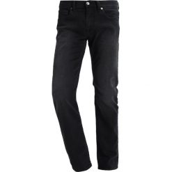 Armani Exchange Jeansy Straight Leg black denim. Czarne jeansy męskie marki Armani Exchange. W wyprzedaży za 370,30 zł.