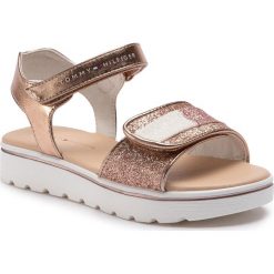 Sandały TOMMY HILFIGER - Velcro Sandal T3A2-30375-0627 D Rose Gold 341. Różowe sandały dziewczęce TOMMY HILFIGER, ze skóry ekologicznej, bez zapięcia. W wyprzedaży za 209,00 zł.