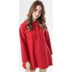 Czerwona Tunika Echophia. Czerwone tuniki damskie Born2be, xl, bez wzorów, bez kołnierzyka, bez rękawów. W wyprzedaży za 84,99 zł.