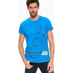 T-SHIRT STAR WARS. Niebieskie t-shirty męskie Top Secret, na lato, m, z nadrukiem, z bawełny, klasyczne, z kontrastowym kołnierzykiem, krótkie. W wyprzedaży za 19,99 zł.
