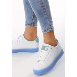Biało-Niebieskie Creepersy Flying High. Niebieskie półbuty damskie Born2be, z aplikacjami, bez obcasa, bez zapięcia. Za 39,99 zł.