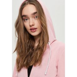 Bluza z kapturem - Różowy. Czerwone bluzy z kapturem damskie marki Sinsay, l. Za 49,99 zł.