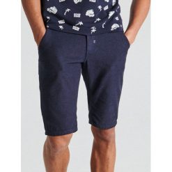 Szorty comfort typu chino - Granatowy. Niebieskie spodenki i szorty męskie Cropp, m, bez wzorów. Za 59,99 zł.