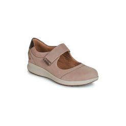 Buty Clarks UN ADORN STRAP. Różowe sandały damskie Clarks, bez wzorów, bez zapięcia. Za 383,20 zł.