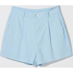 Szorty z wiskozy basic - Niebieski. Niebieskie szorty damskie Mohito, bez wzorów, z wiskozy. W wyprzedaży za 59,99 zł.