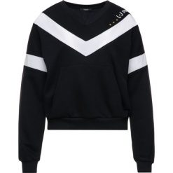 Bluza Liu Jo Sport T69109 F0787. Białe bluzy sportowe damskie Liu Jo Sport, m, bez wzorów, z bawełny, bez rękawów, bez kaptura. W wyprzedaży za 429,00 zł.