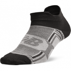 New Balance N377GRY. Czarne skarpetki męskie New Balance, bez wzorów, z poliesteru. W wyprzedaży za 29,99 zł.