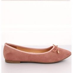 Baleriny z migdałowymi noskami różowe 8F58 Pink. Różowe baleriny damskie ButyModne, bez wzorów, z zamszu, klasyczne, bez obcasa. W wyprzedaży za 69,00 zł.