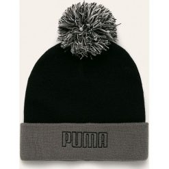 Puma - Czapka. Różowe czapki damskie Puma, na zimę, bez wzorów, z dzianiny. W wyprzedaży za 49,90 zł.