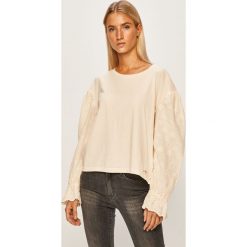 Pepe Jeans - Bluzka Mate. Białe bluzki damskie Pepe Jeans, s, z haftami, z bawełny, z okrągłym kołnierzem, z długim rękawem. W wyprzedaży za 169,90 zł.