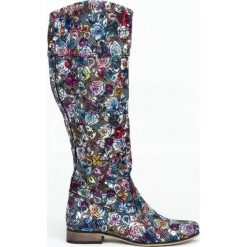 Wsuwane kozaki w kwiaty - skóra naturalna - model 125 - kolor czarne kwiaty. Czarne kozaki damskie Zapato, na lato, z jeansu, eleganckie, na wysokim obcasie, na płaskiej podeszwie, bez zapięcia. W wyprzedaży za 366,75 zł.