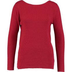 Swetry klasyczne damskie: GAP BOATNECK Sweter red apple