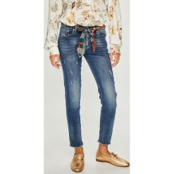 Answear - Jeansy. Niebieskie jeansy damskie marki ANSWEAR, z elastanu. Za 199,90 zł.