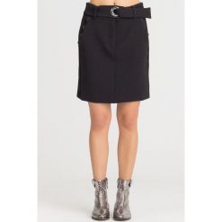 CZARNA SPÓDNICA ARMANI EXCHANGE. Czarne spódniczki damskie Armani Exchange, na imprezę, s, w paski, mini. Za 289,50 zł.