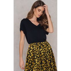 T-shirty damskie: Rut&Circle T-shirt V Alina – Black