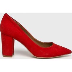 Steve Madden - Czółenka Ashlyn. Czerwone czółenka damskie z zamszu. W wyprzedaży za 269,90 zł.