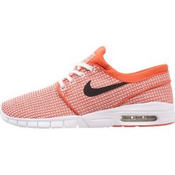 Nike SB STEFAN JANOSKI MAX Tenisówki i Trampki vintage coral/black/white. Pomarańczowe tenisówki damskie marki Nike SB, z tworzywa sztucznego. W wyprzedaży za 349,30 zł.